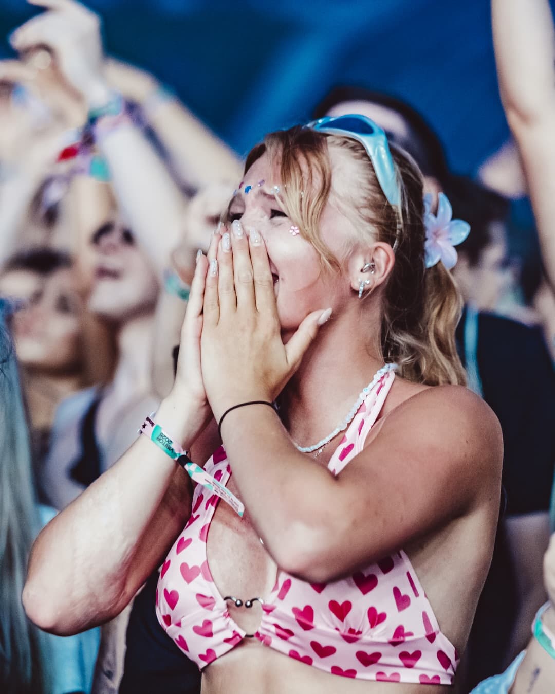 Every face tells a story. Every tear, smile, and scream is love resonating. ๐ T (1/4)