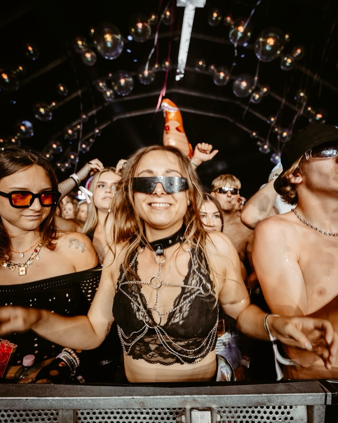 Baddies clocked in at Club Circus ๐บ๐ชฉ ๐๐๐๐๐ง๐ฅ๐๐ ๐๐ข๐ฉ๐ โ๐ฎ๐ฒ ๐9. - 11 (3/4)
