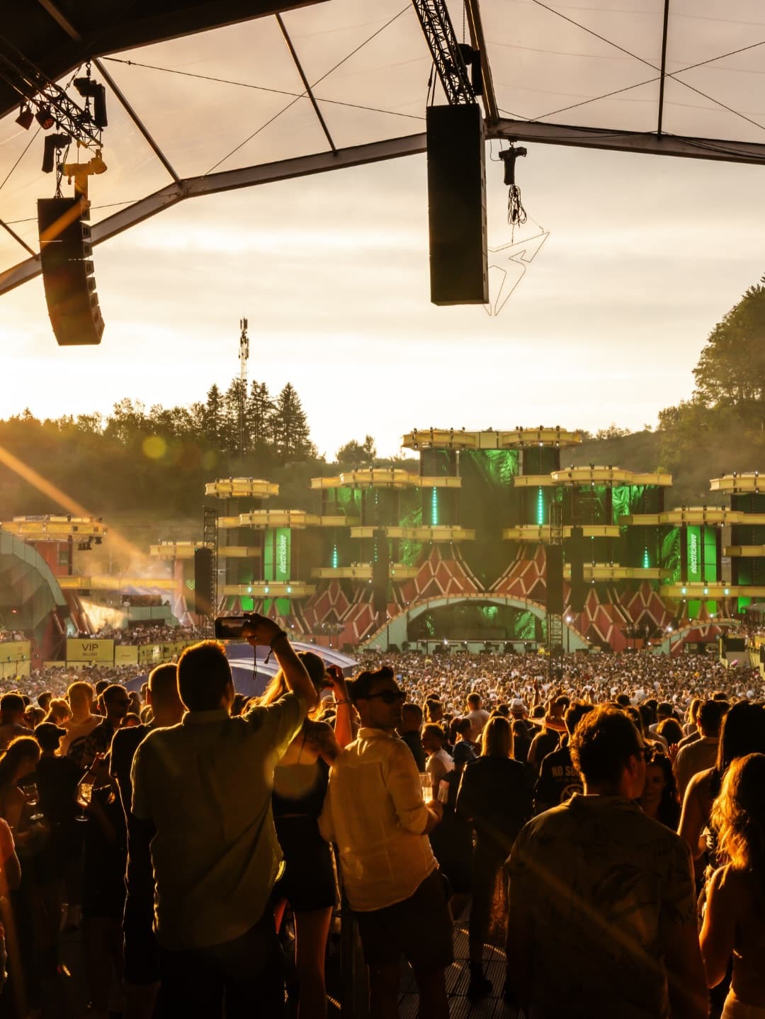 Cupra Platin VIP Lodge tickets are almost SOLD OUT! This is your wake-up call! G (3/9)