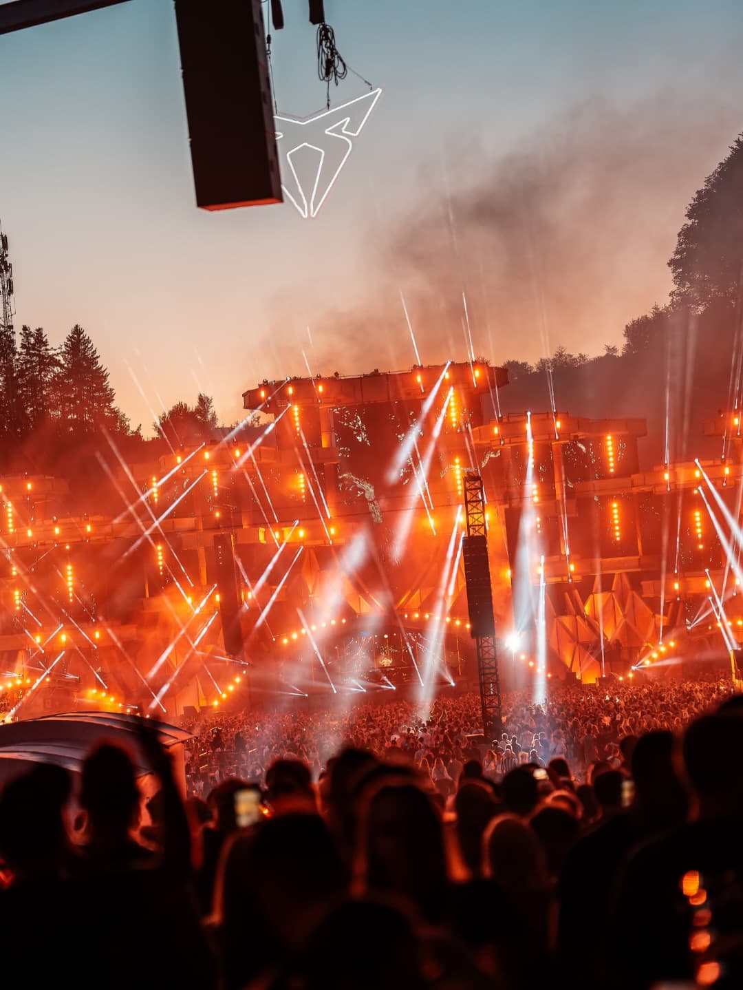 Cupra Platin VIP Lodge tickets are almost SOLD OUT! This is your wake-up call! G (9/9)