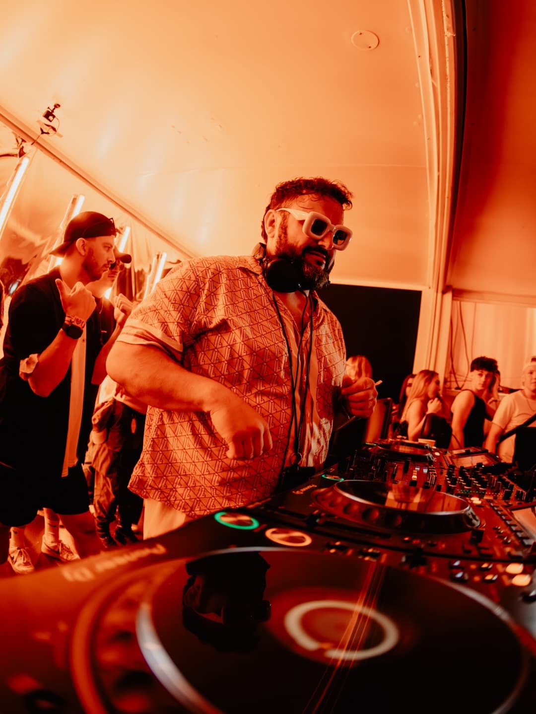 Timeless disco tunes with a fresh house twist. @slashydisco taking over BlueBoXX (3/4)