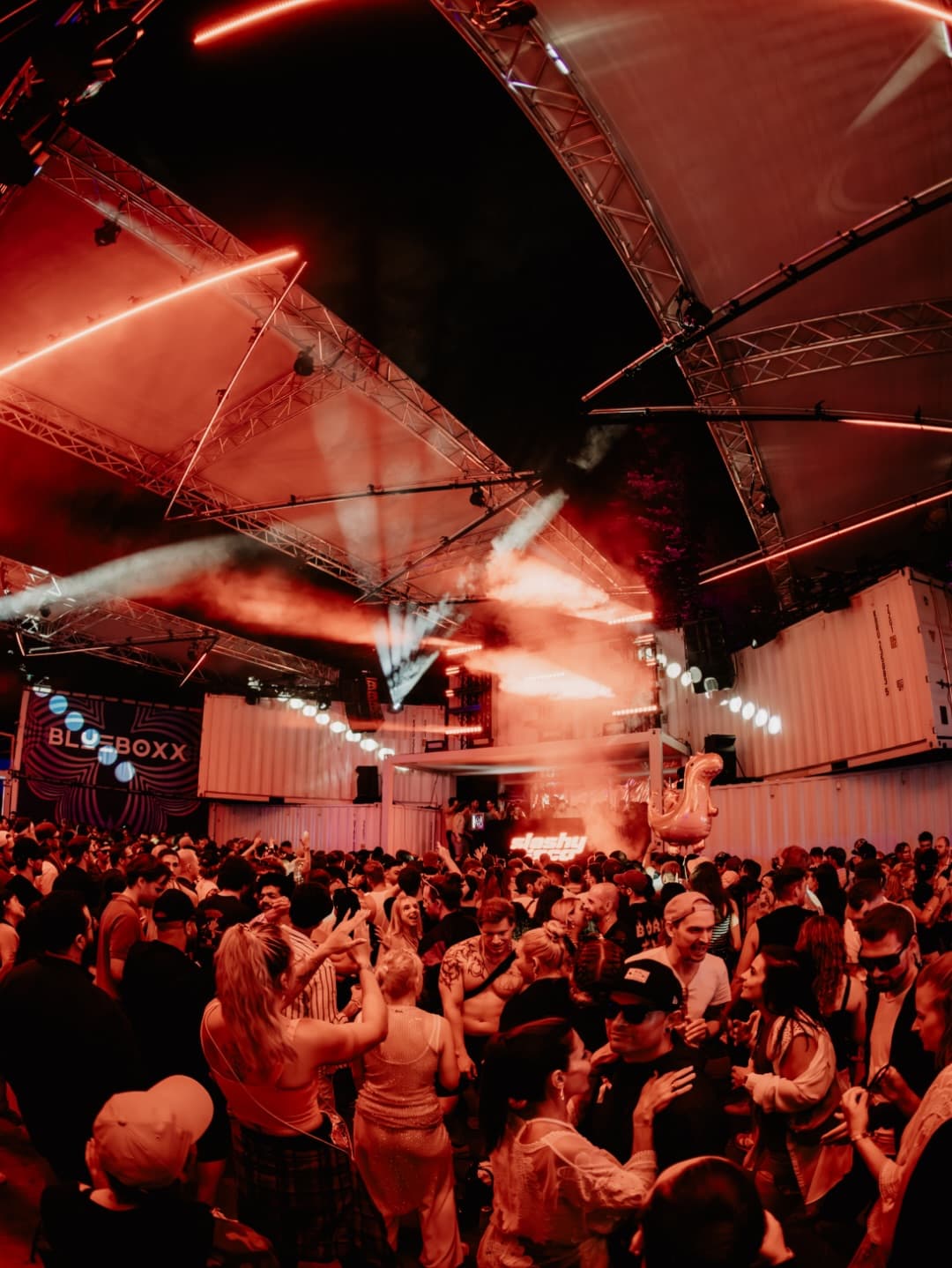 Timeless disco tunes with a fresh house twist. @slashydisco taking over BlueBoXX (4/4)