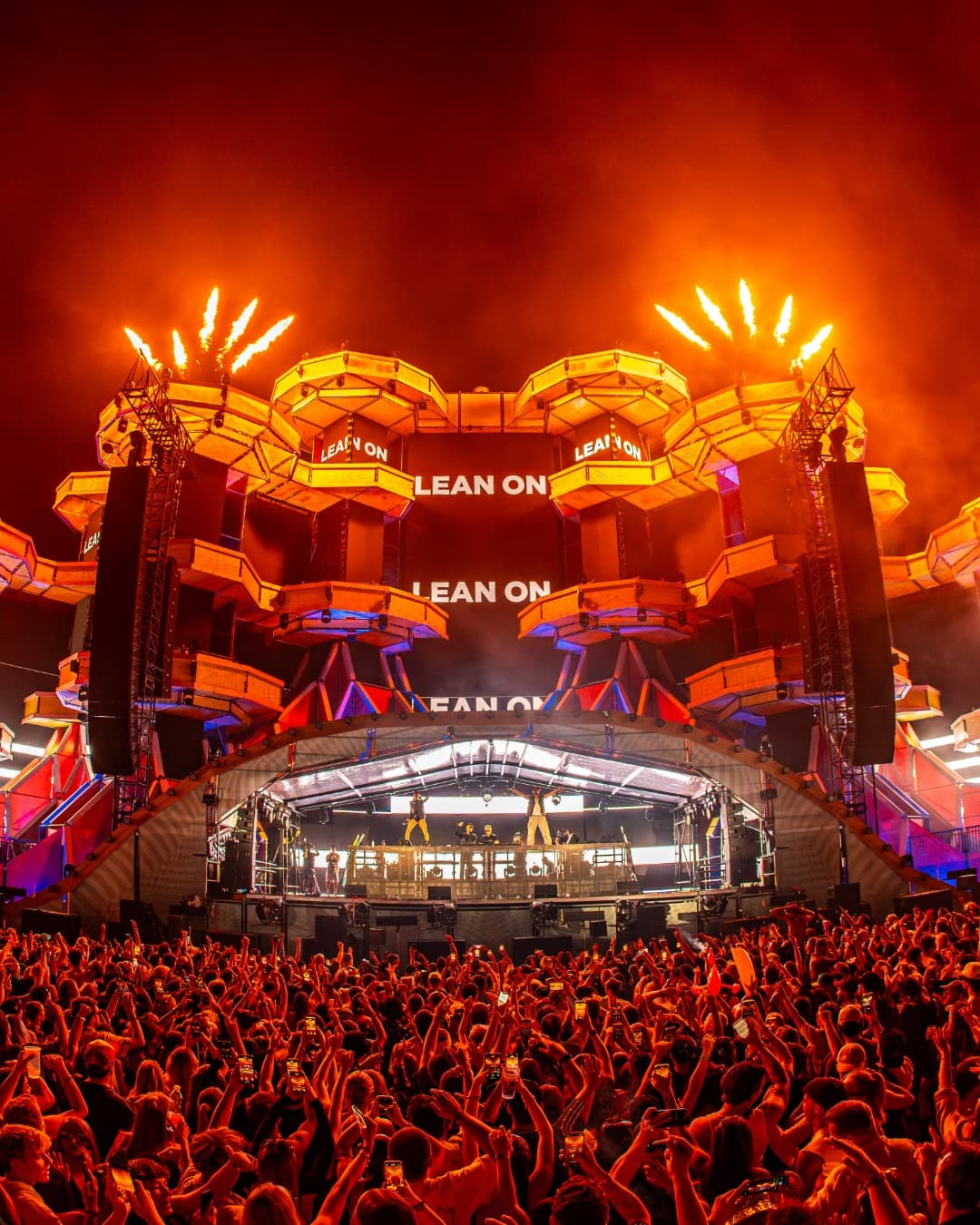 @majorlazer brought the HEAT to Electric Love in 2025 ๐ฅต๐ฅต๐ฅต ๐๐๐๐๐ง๐ฅ๐๐ ๐ (5/5)