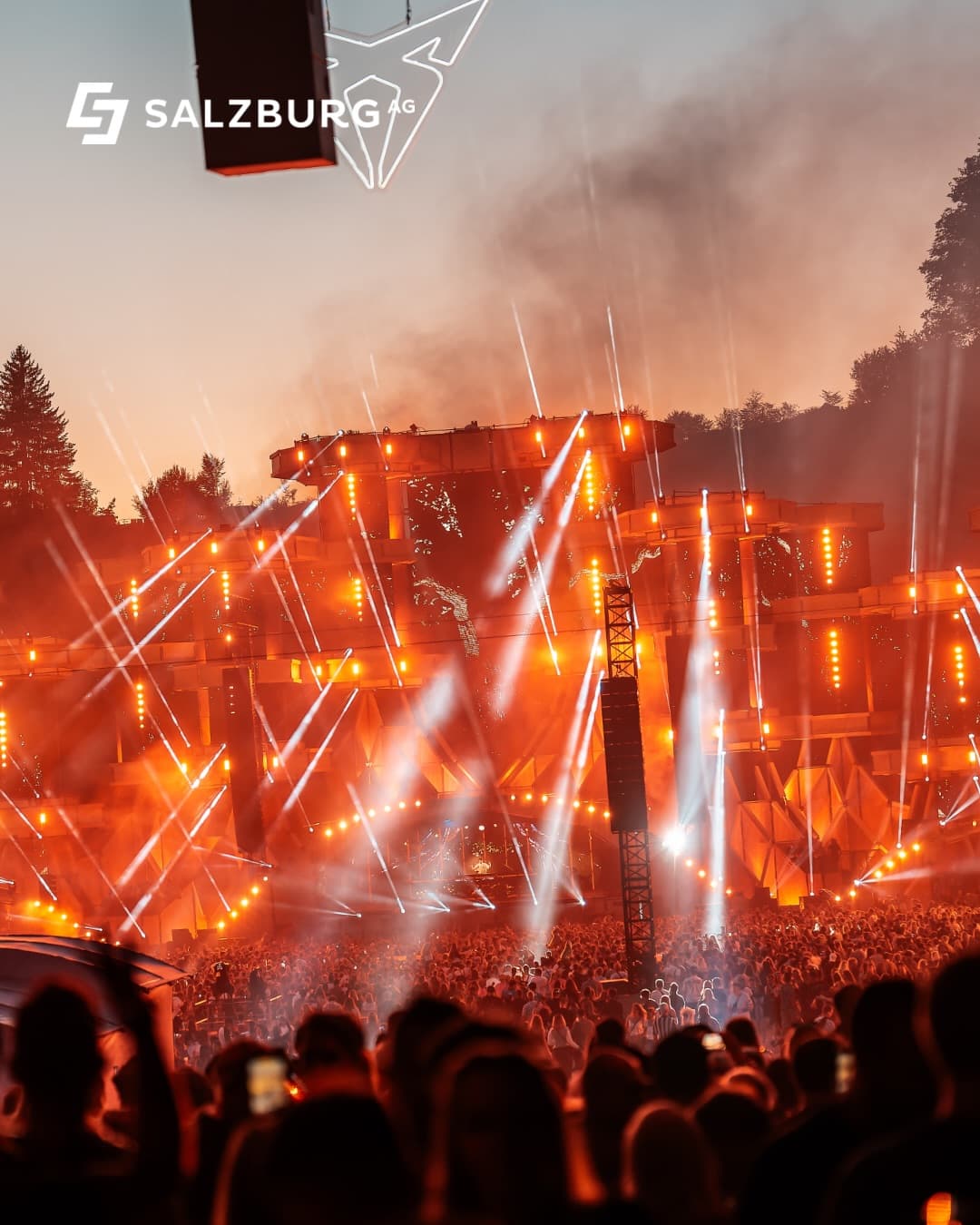 CUPRA Platin VIP Lodge sold out faster than ever before. ⚡ Just saying: ultra‑fa (4/4)