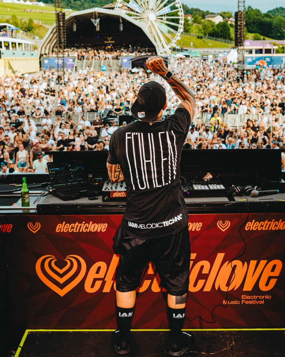 Living for golden hour at Mainstage βοΈπ ELECTRIC LOVEβ26 π 9. β 11. July 2026 (4/5)