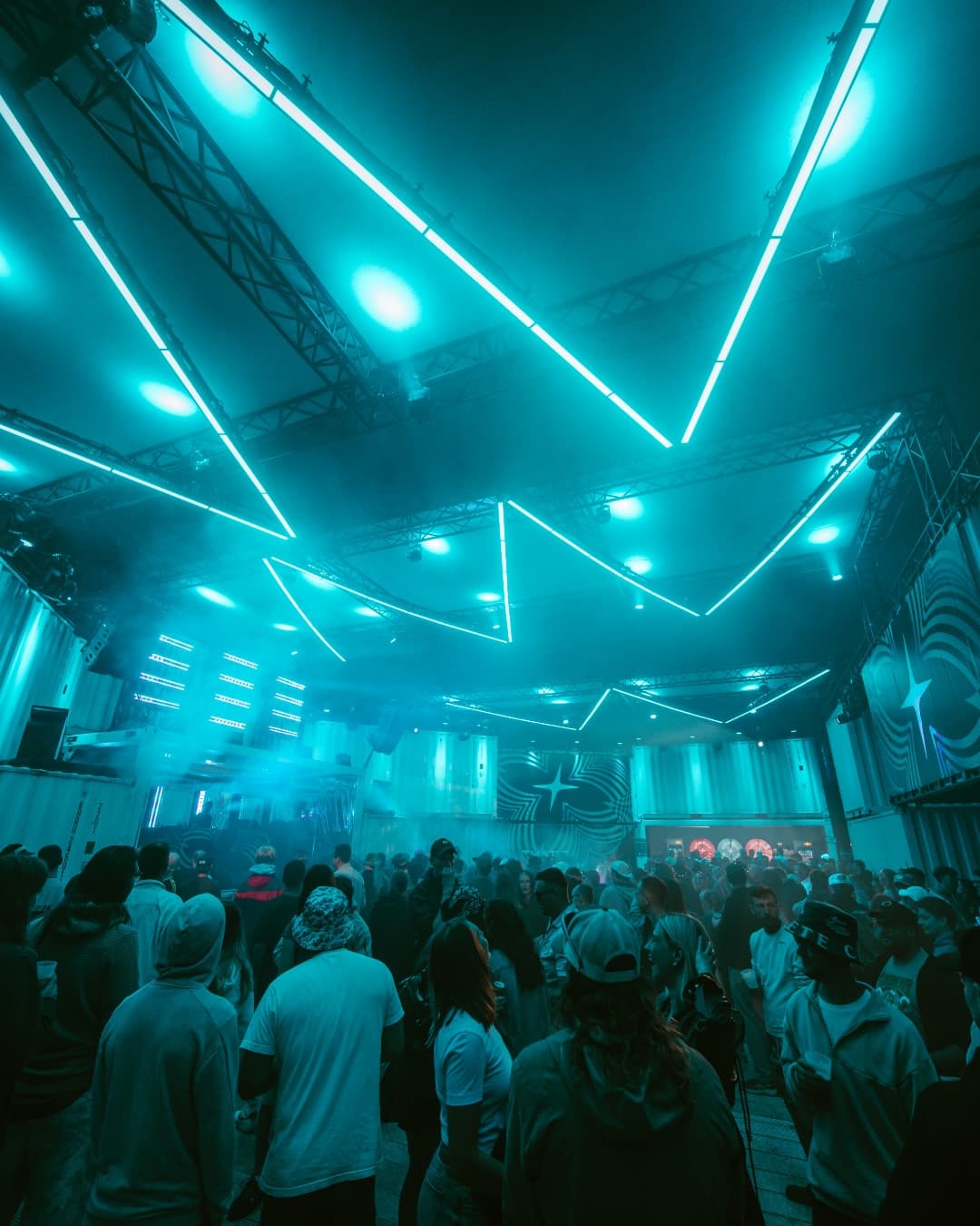 Kicking off ELF weekend with the FCK Genre Warm-Up Party! π₯ (5/6)