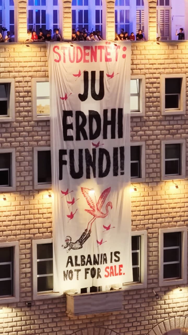 “Ju erdhi fundi!”
#revolucion #studentetnproteste #student #flamingorevolution #protest