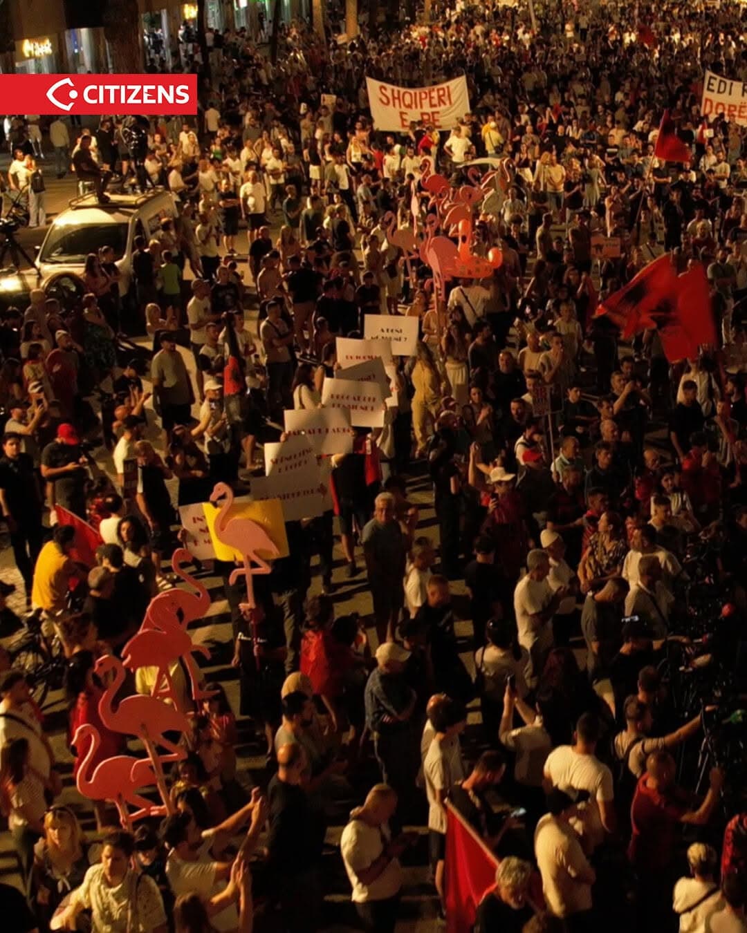 Në ditën e 38-të të protestave të përditshme, qytetarët u mblodhën sërish para Kryeministrisë, (1/10)