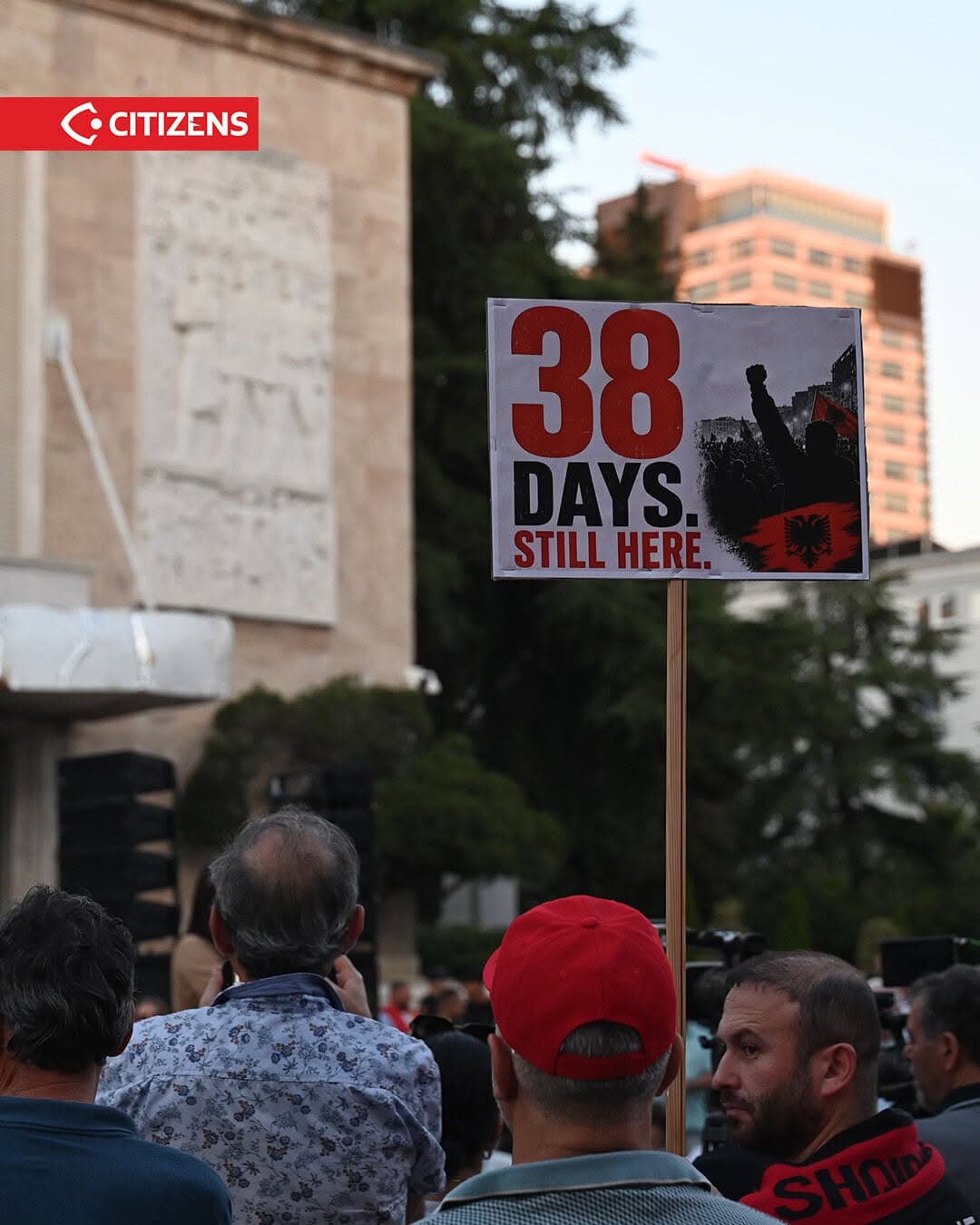 Në ditën e 38-të të protestave të përditshme, qytetarët u mblodhën sërish para Kryeministrisë, (7/10)
