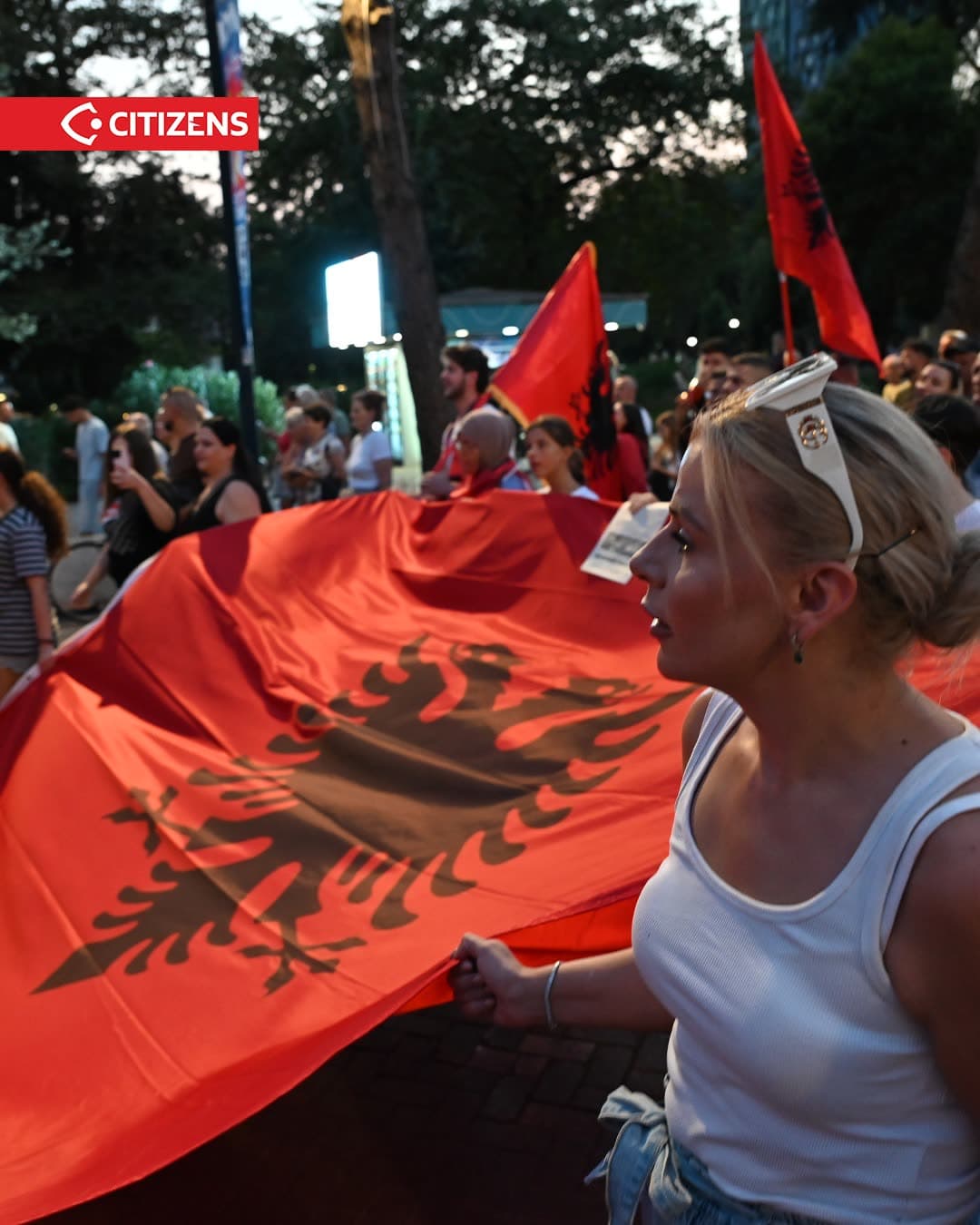 Në ditën e 76-të të protestës u bashkua edhe diaspora, duke sjellë një… (frame 4)
