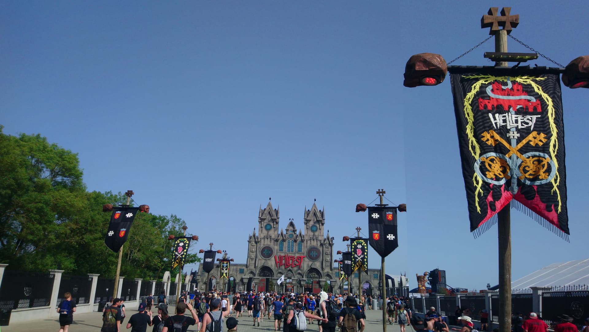 The cathedral alley — Hellfest 2022