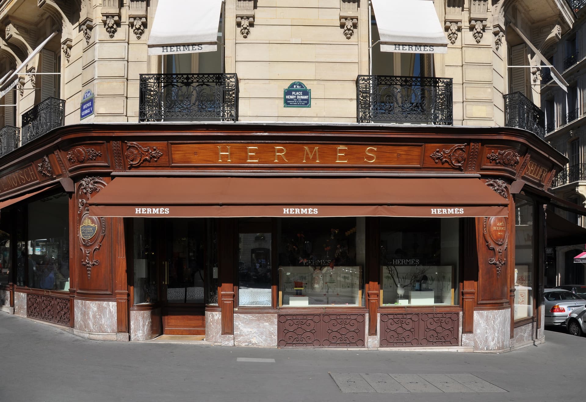 The Avenue George V store