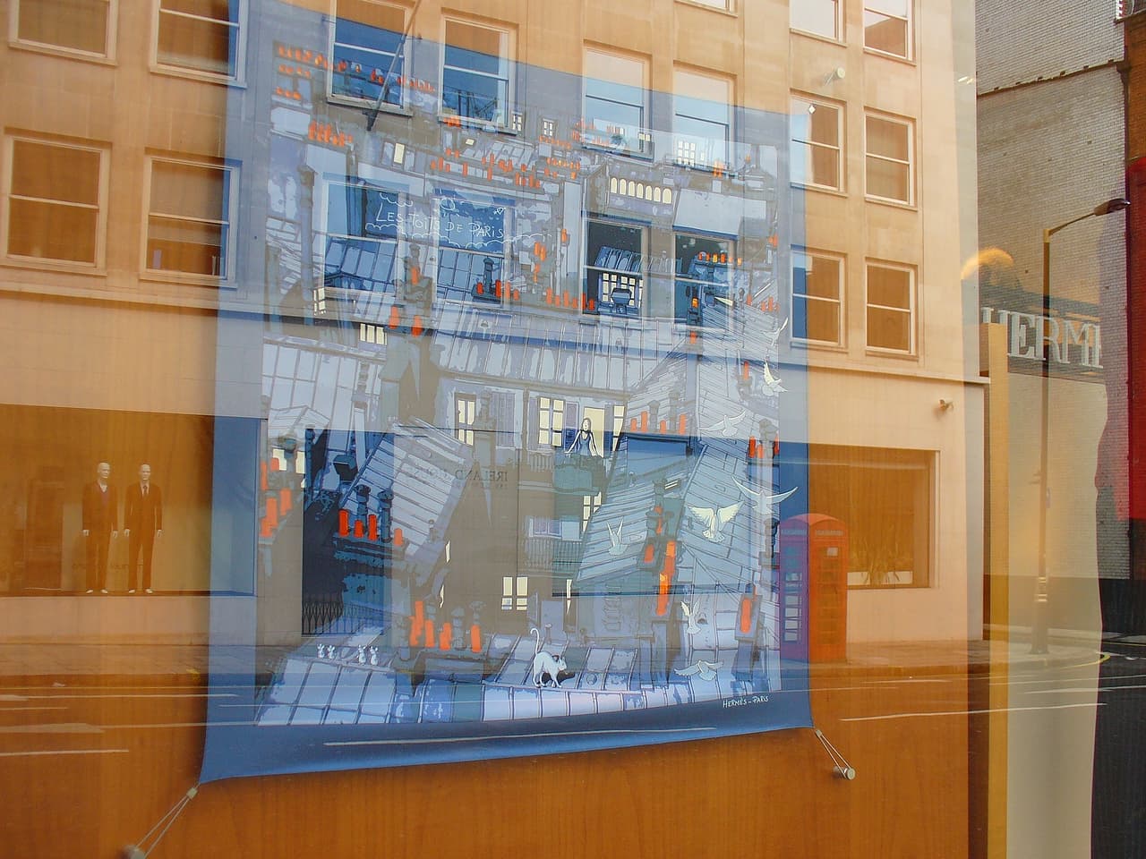 'Les Toits de Paris' in the New Bond Street window