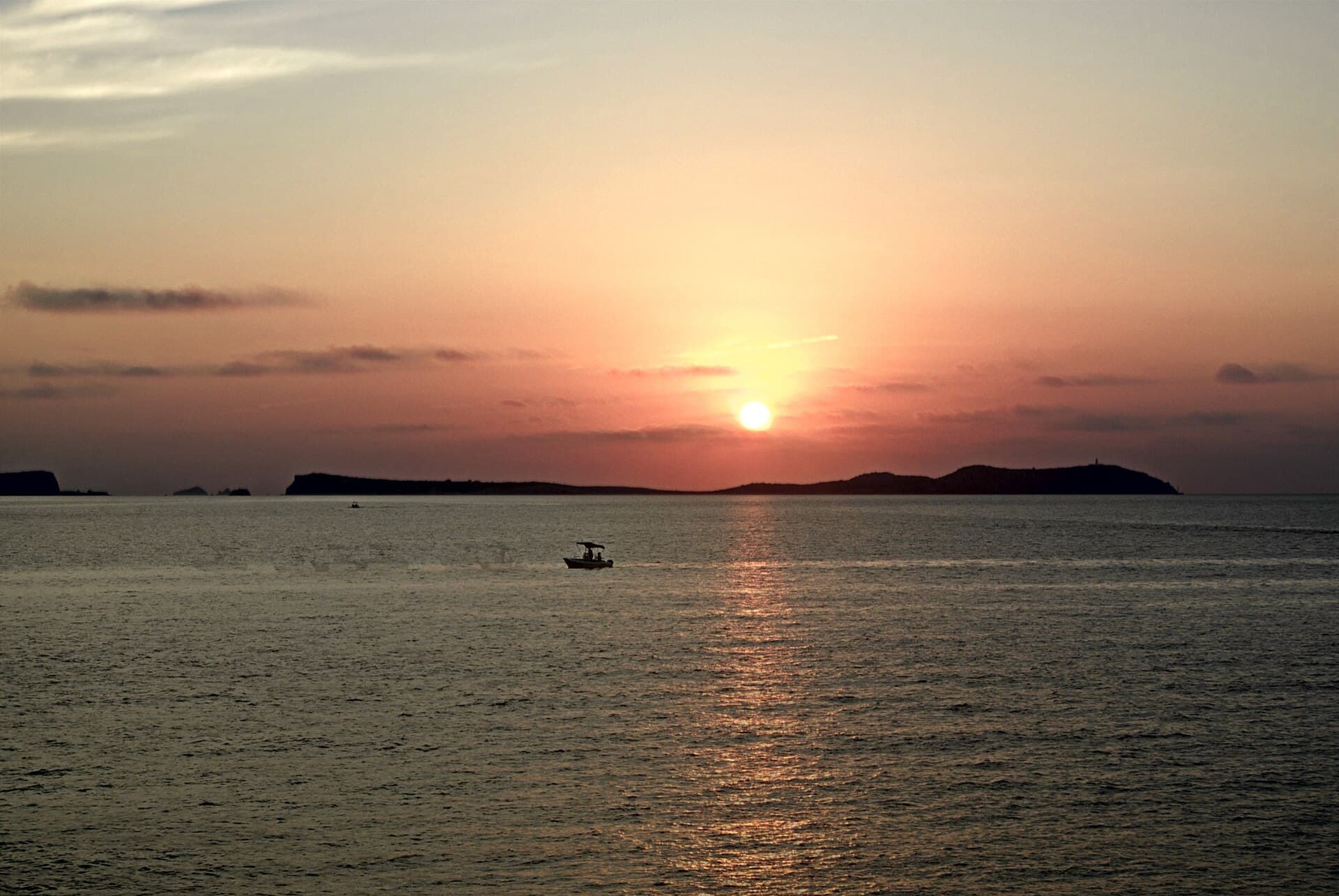 Sunset Ibiza (46958172)