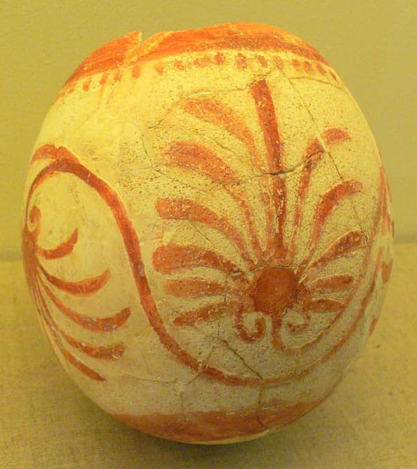A painted ostrich egg from the necropolis