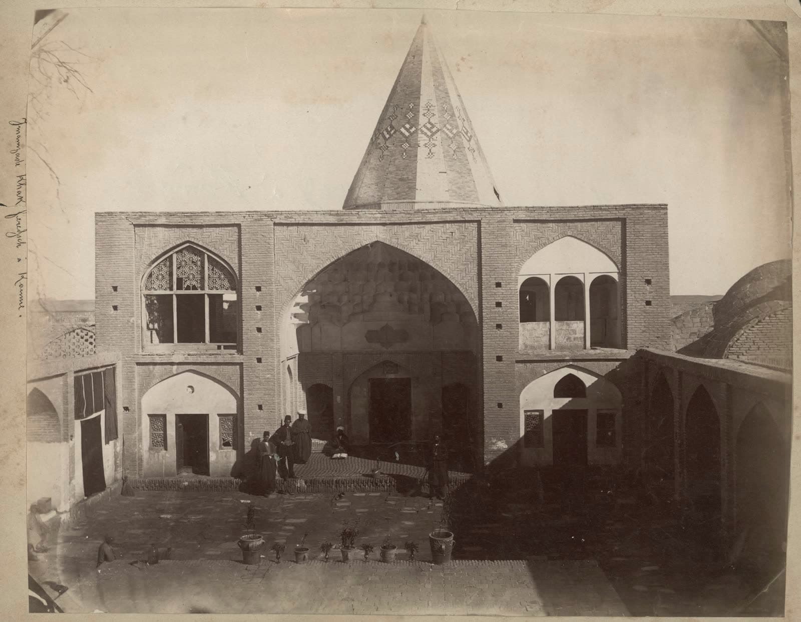 Sevruguin photograph: Imamzada in der Nähe von Qum