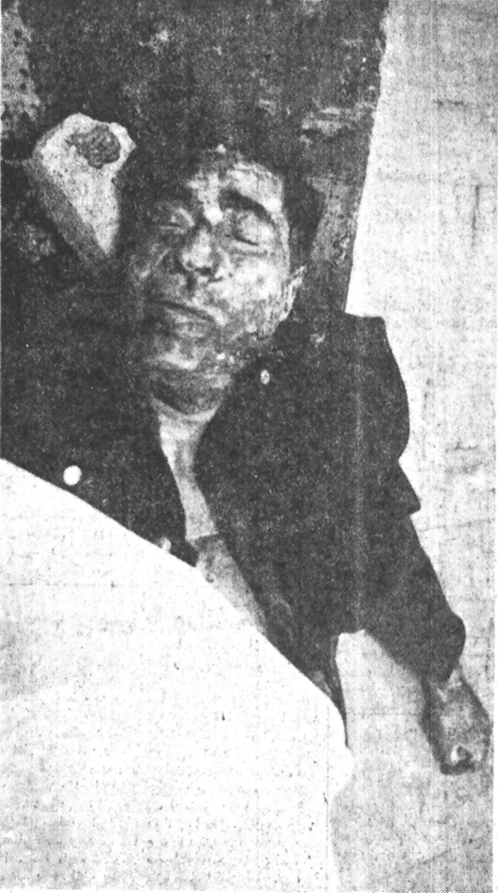 Front page of Ettela'at newspaper, 13 February 1979