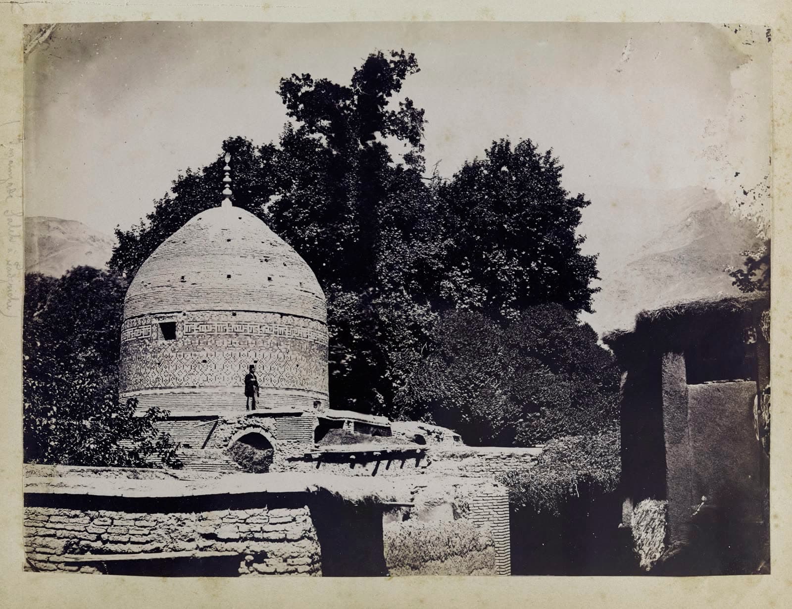 Sevruguin photograph: Ruine eines Moschee oder Grabkomplexes, Imamzada Salah (?)