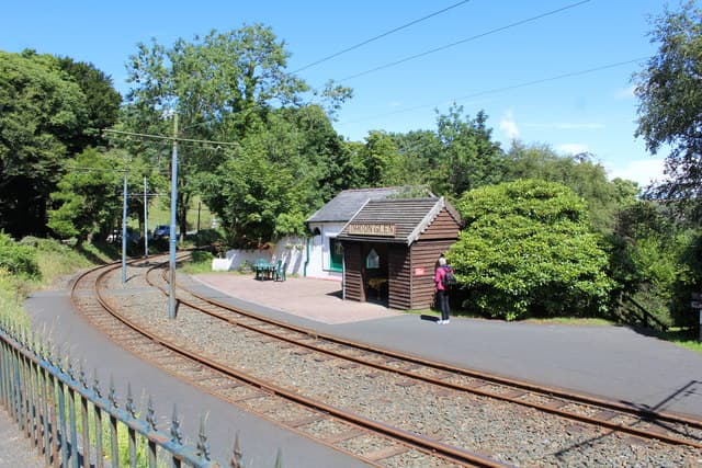 Dhoon Glen station
