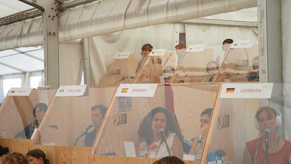 Volunteers build the Summer Course