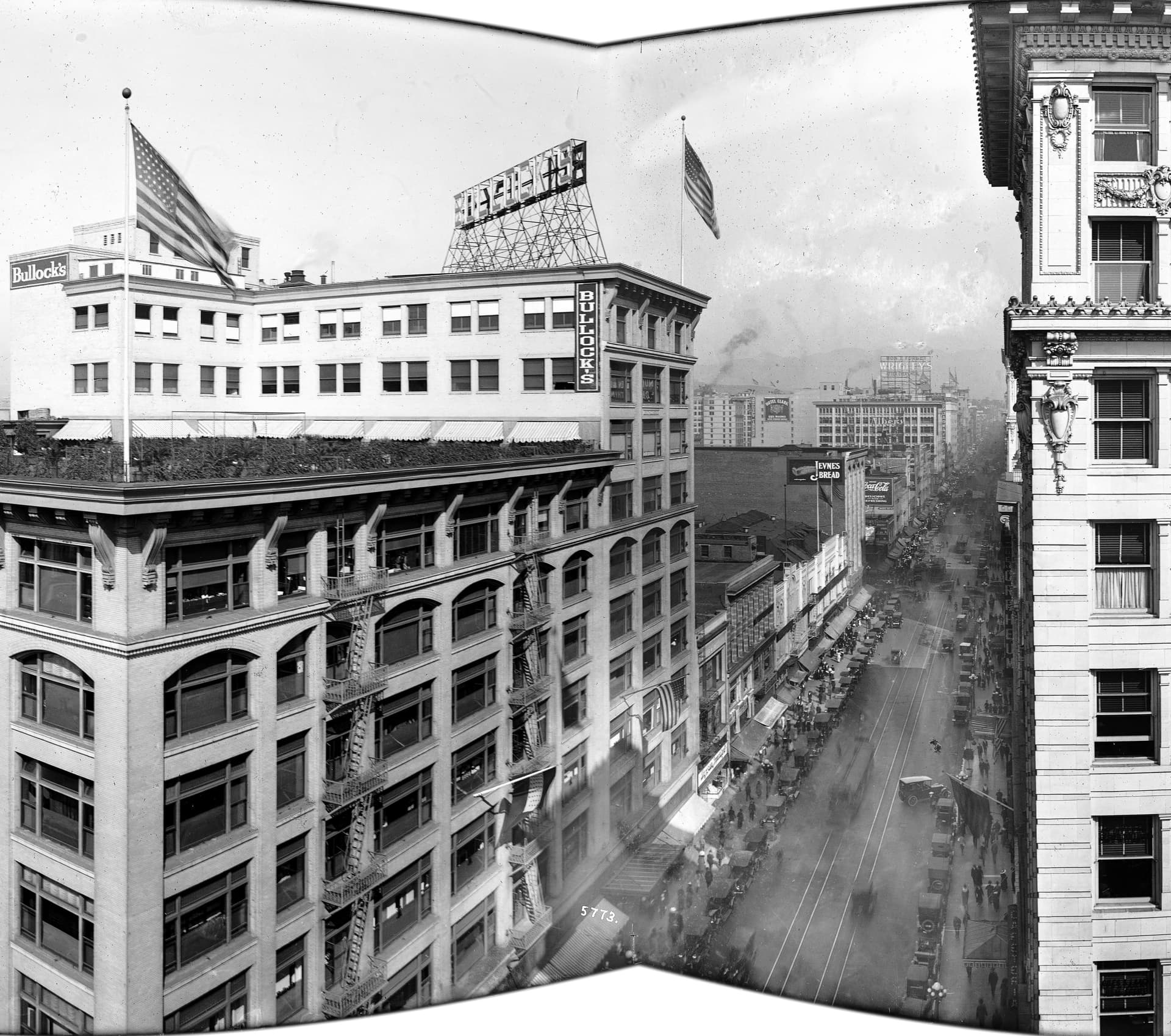BroadwayNorthFromSeventh1917