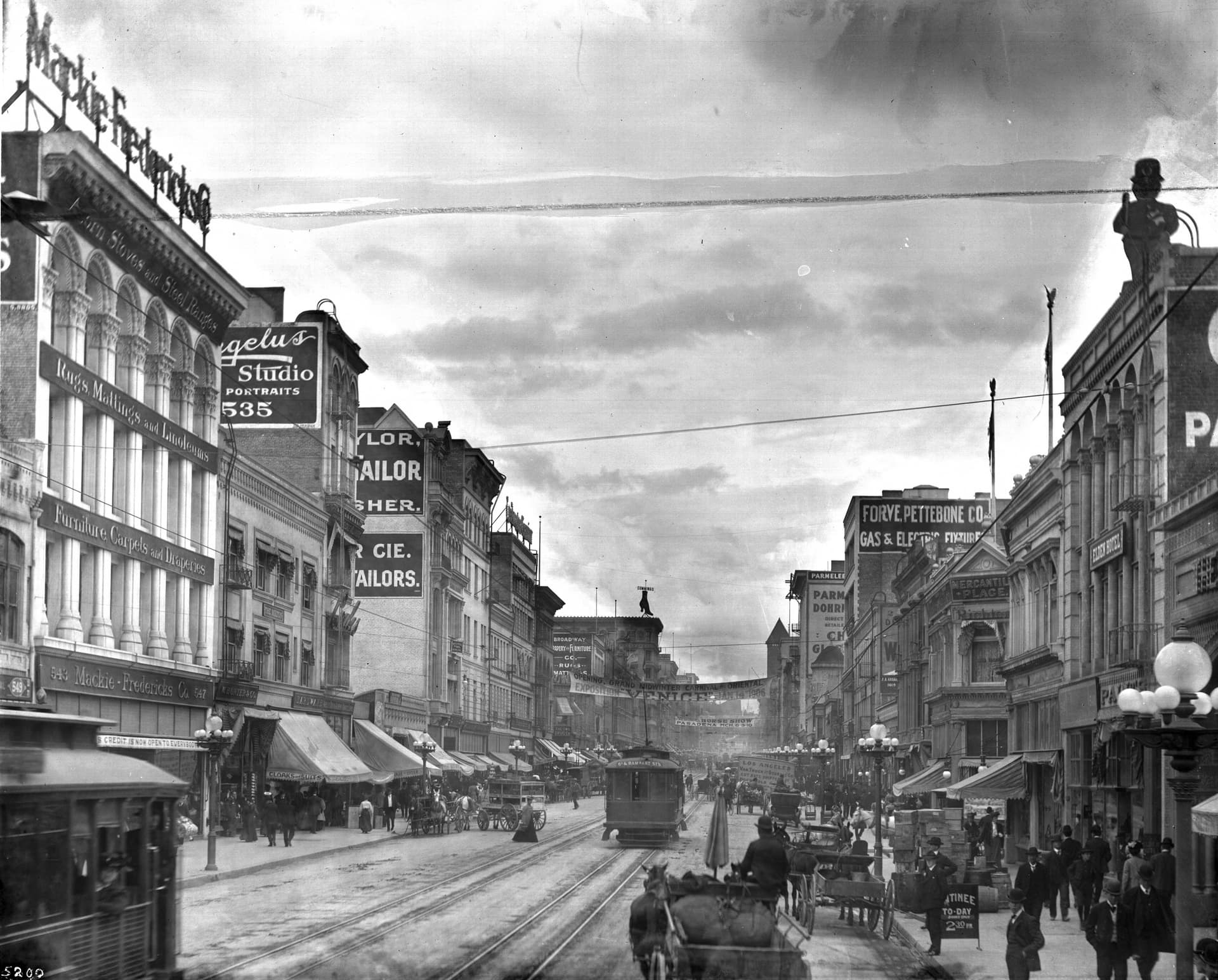 Broadway, north from Sixth Street, Los Angeles, ca.1906