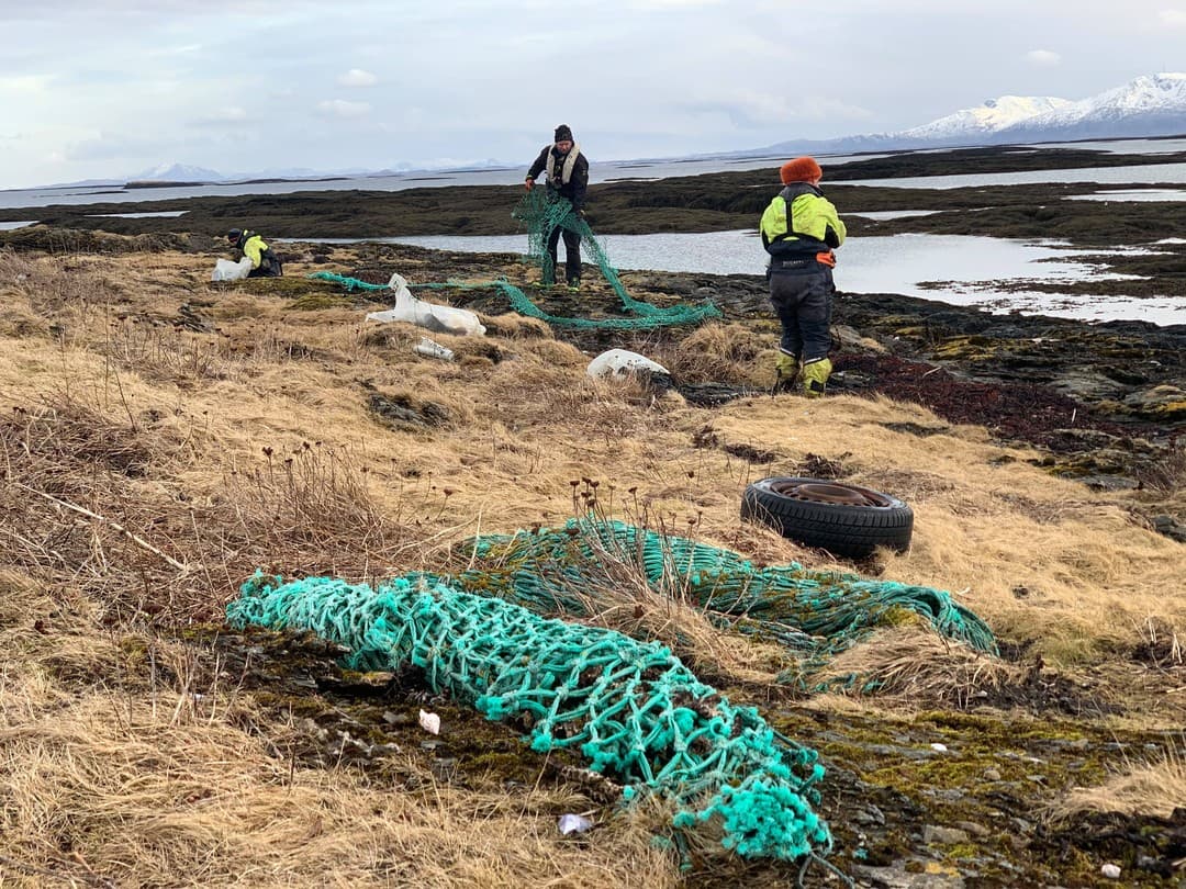 FACING THE TRASH We have now started to face the Norwegian plastic…