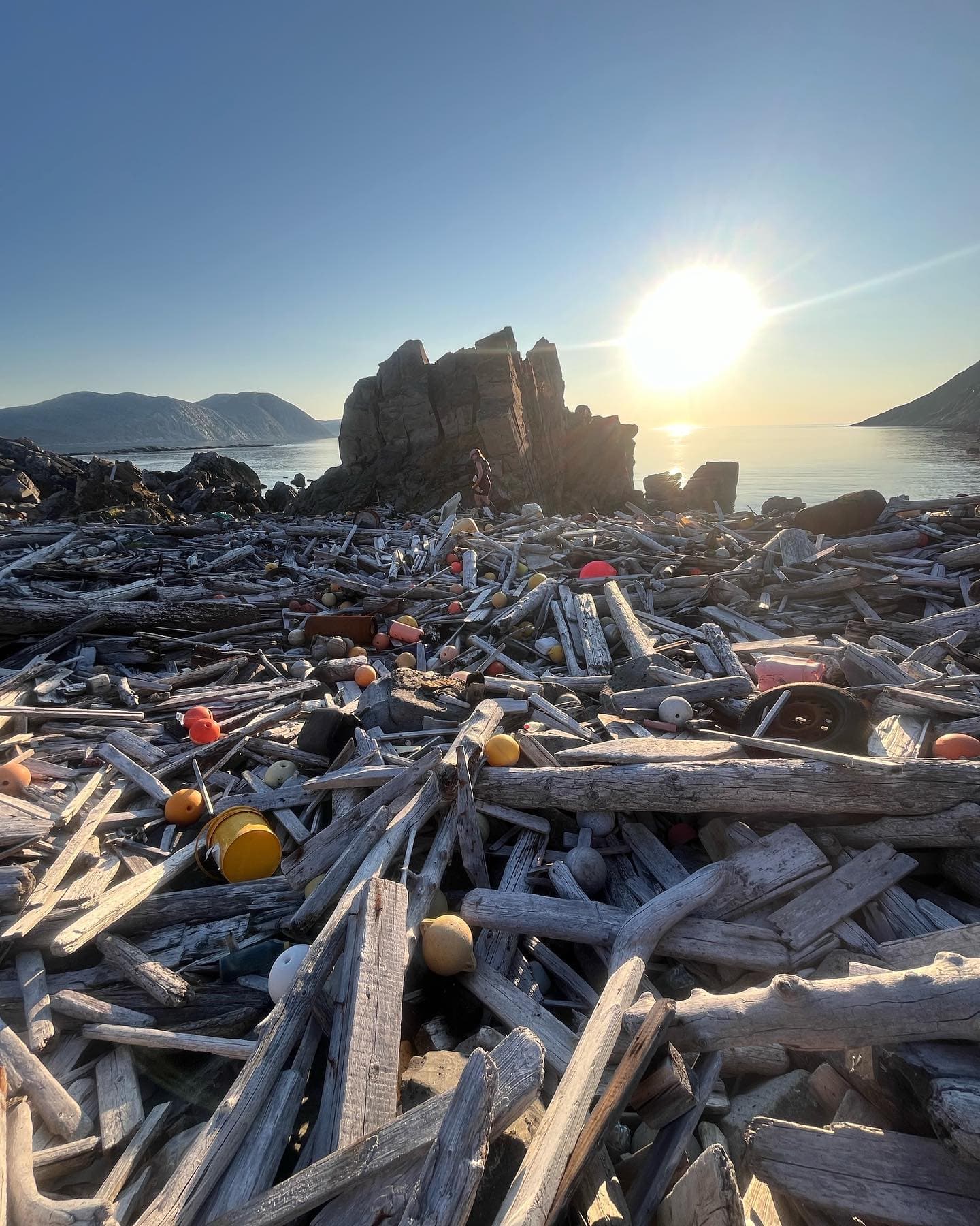Two weeks of beach-cleaning in Finnmark🎉 Team Fonn has arrived in…