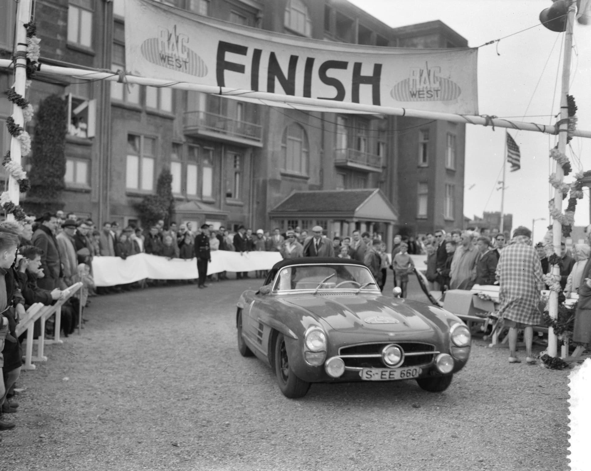 The 300 SL Roadster (W198)