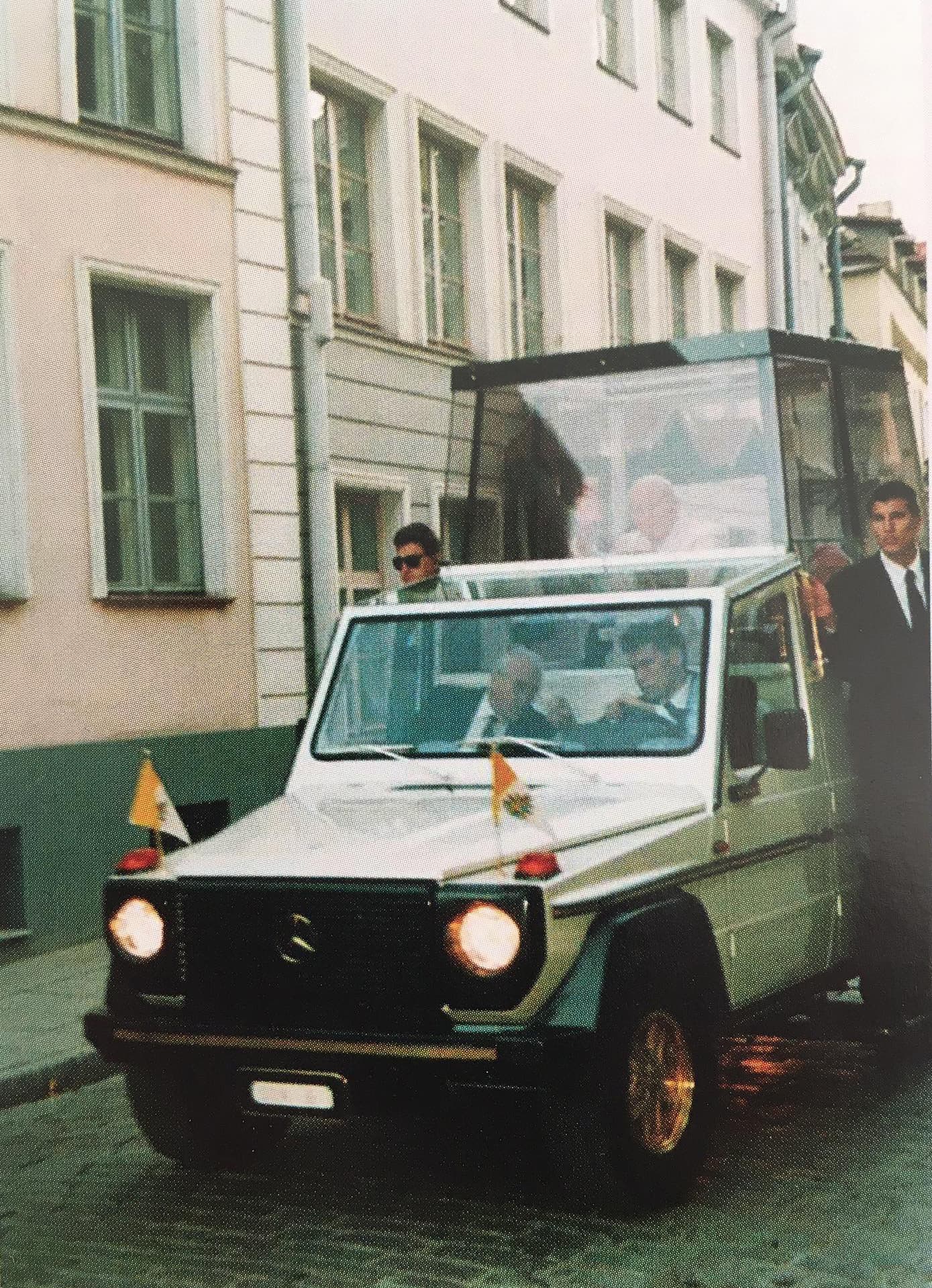 Papal escort passing the Scottish Club, Tallinn 1993