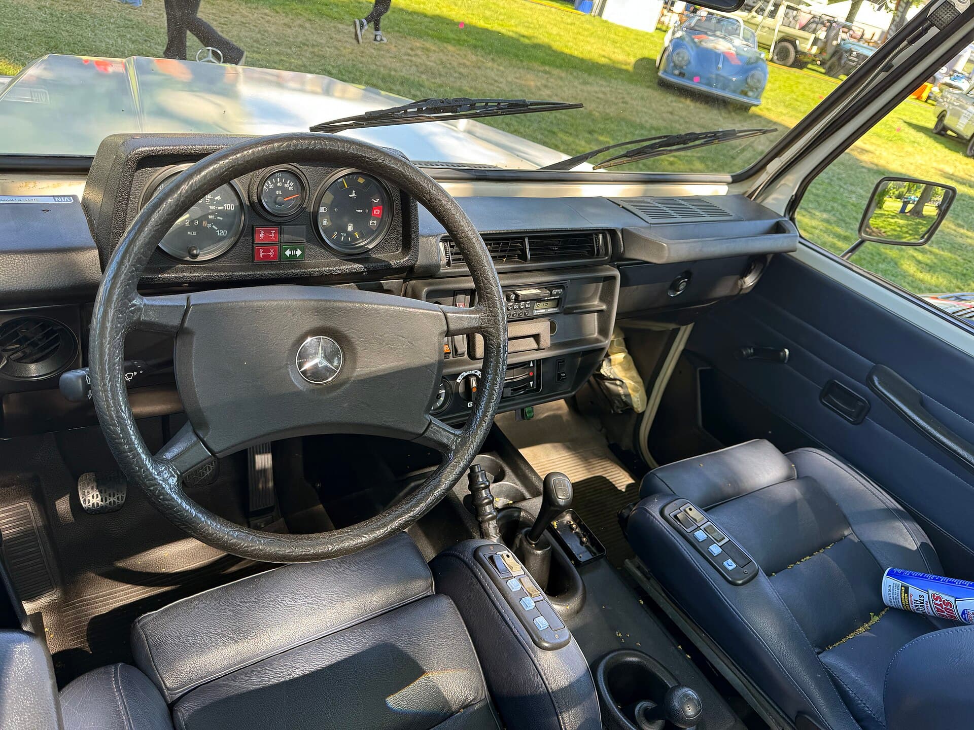 Inside a W460: a dashboard built for gloves