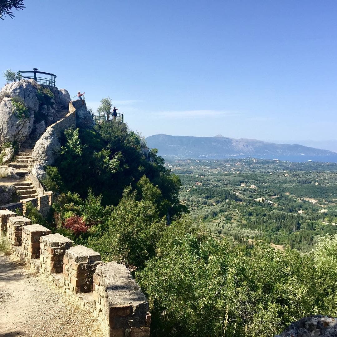 Of course we show you a great time at the hostel, but we also want you to see the magic…