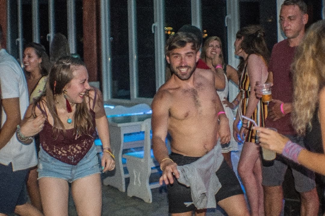 Beach Bar fun every night That's how we do it at We party every day PH: (5 of 10)