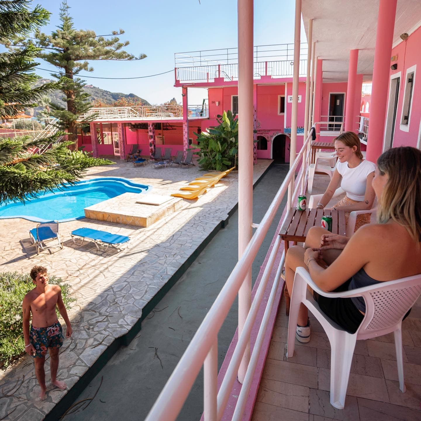 It's amazing how many friendships are formed in the jacuzzi area. (4 of 4)