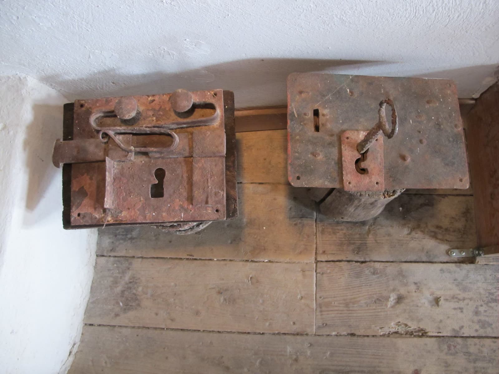 Village household objects at the Sinarades folklore museum (8 of 11)