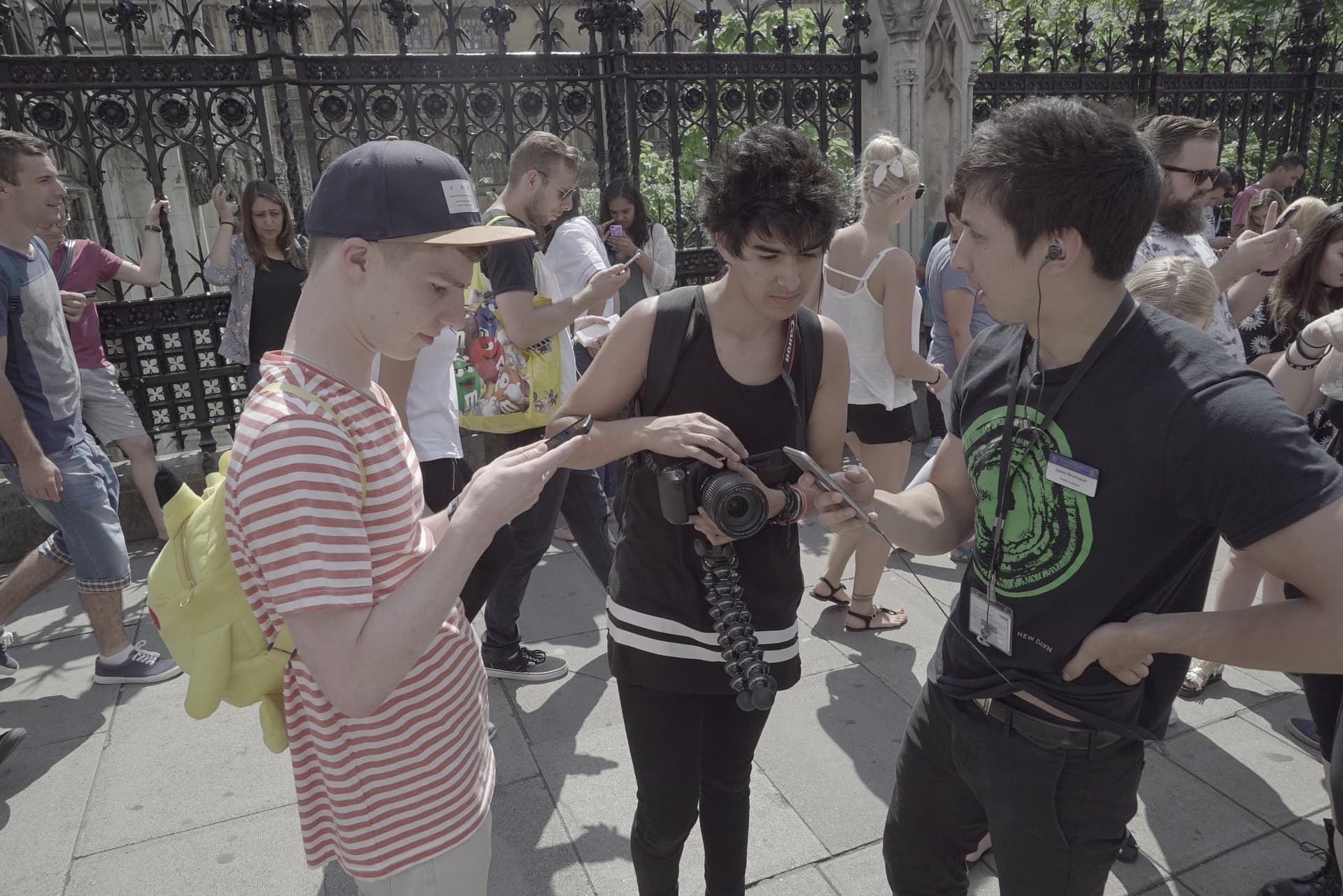 Lure party crowd, London
