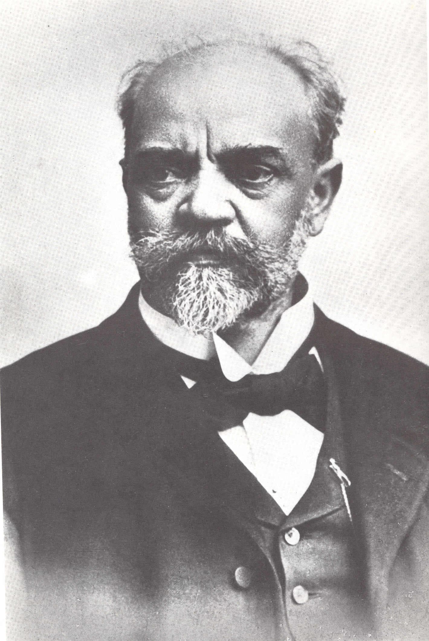 Dvořák returns from America