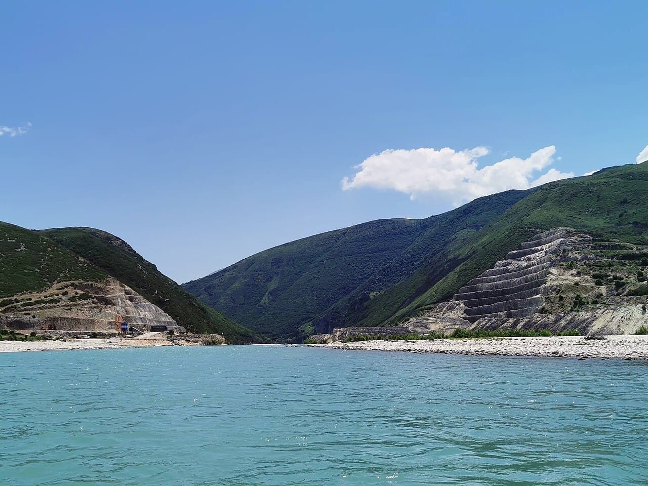 The Poçem dam goes to court