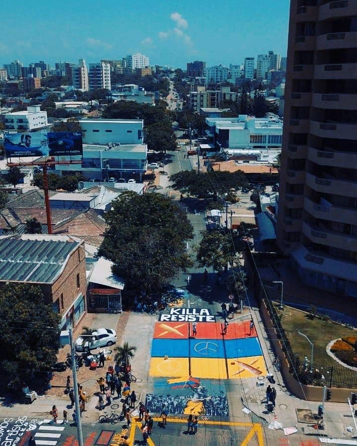 En este juego y en toda esta situación de colombia, La Paz ganara y volveremos a tener… (2 of 3)
