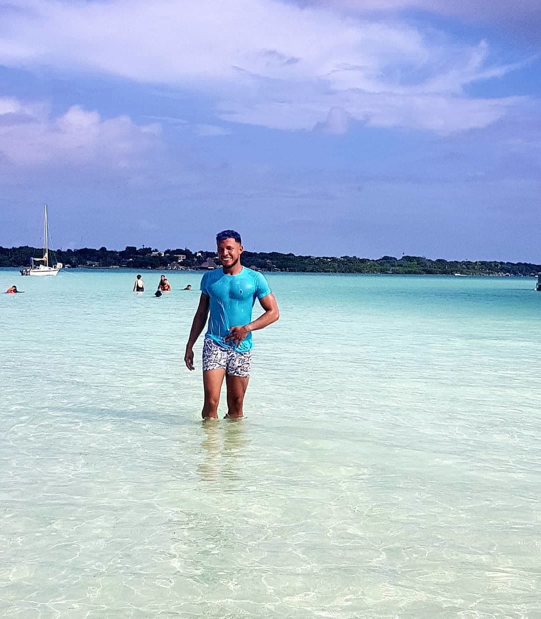 Sino viajas no pasa nada, pero una vez que viajes ya no podras vivir sin hacerlo.