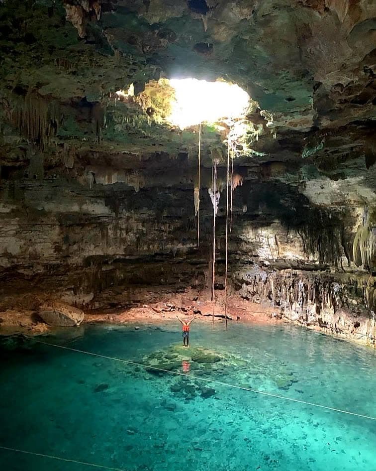Hermosos, pero llenos de misterio y magia a la vez, los cenotes son las joyas más bellas… (1 of 2)