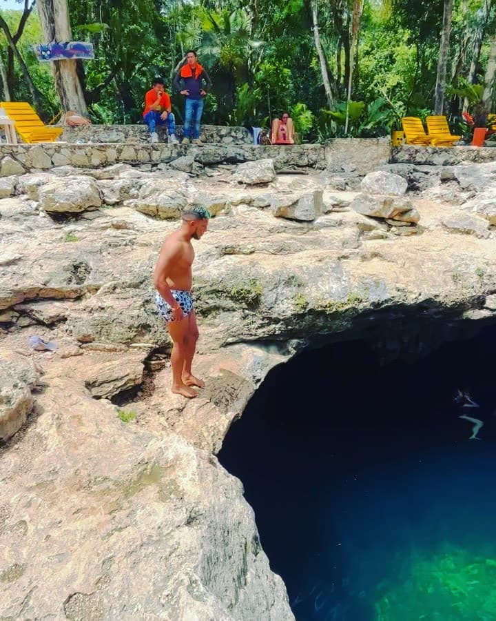 Un día en los cenotes de tulum y se te reinicia la vida . (2 of 2)