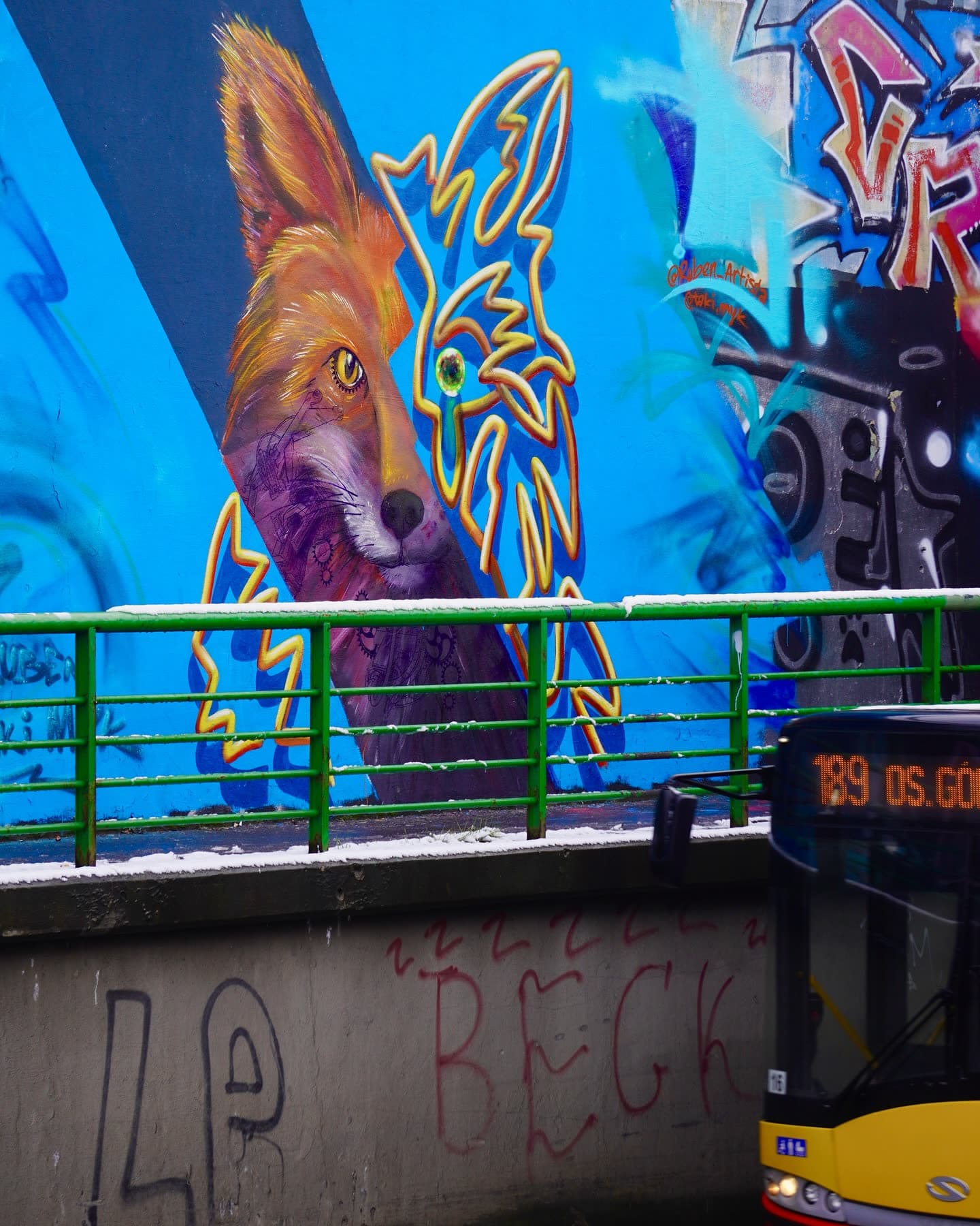 I want to share with you this mural made in the impressive city of Warsaw. (3 of 5)