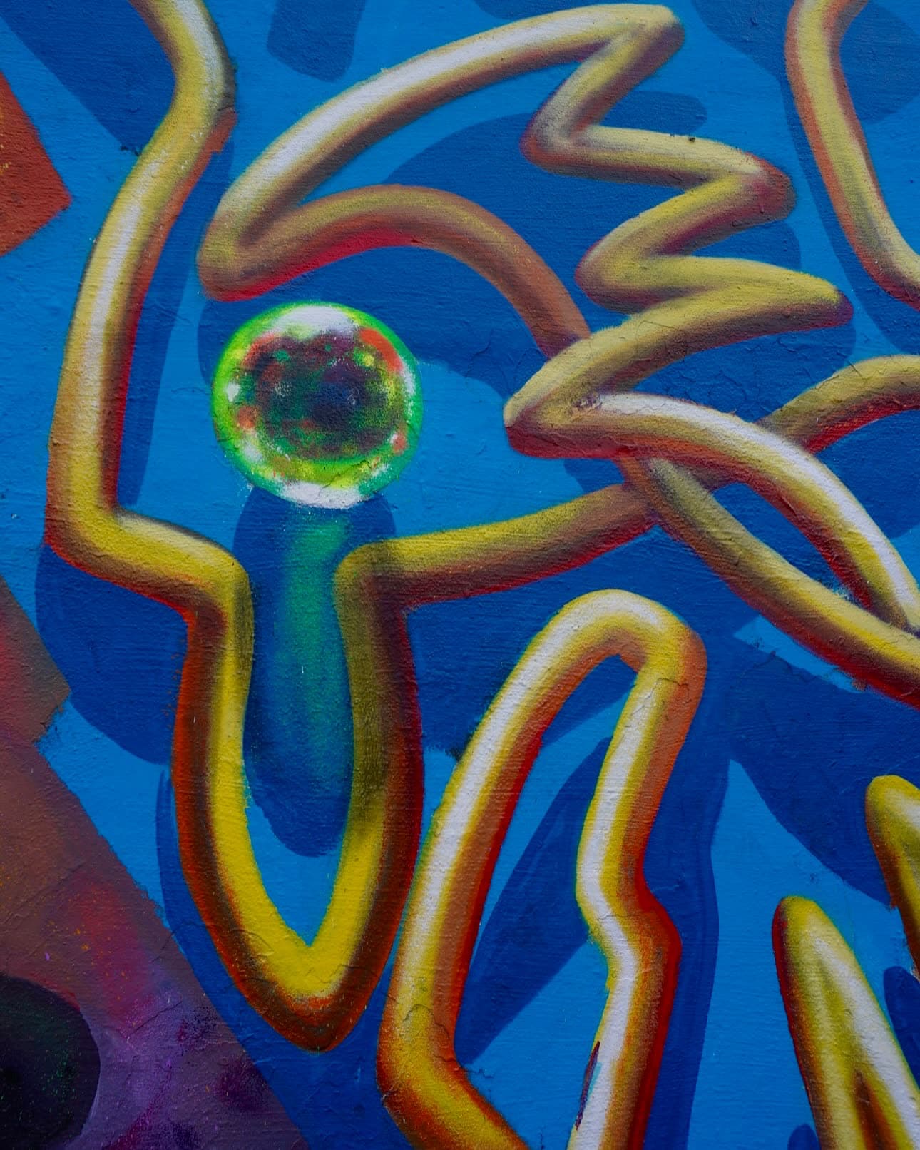 I want to share with you this mural made in the impressive city of Warsaw. (4 of 5)
