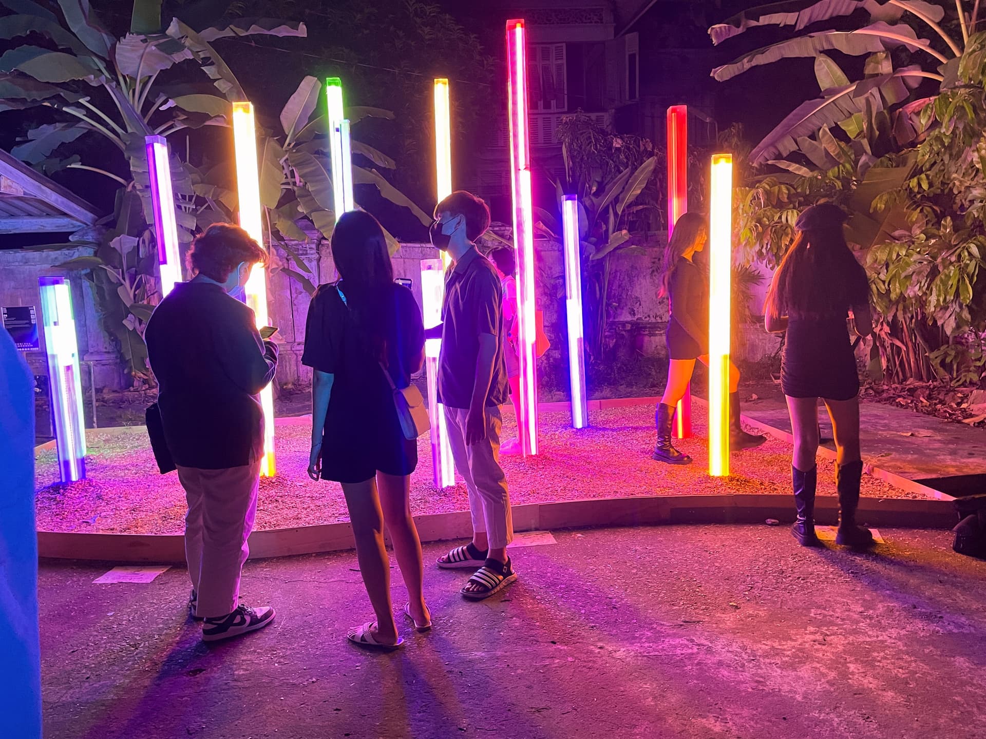 Piotr Kowalski — laser sculpture and light-measuring environments