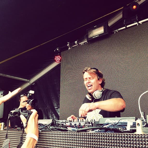 Chicane at Luminosity