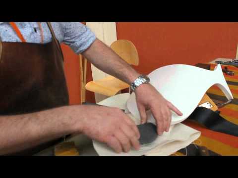 Fabrication d'une selle Hermès - Saut Hermès - Equidia