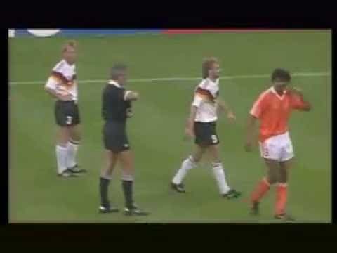Rijkaard spits at Völler