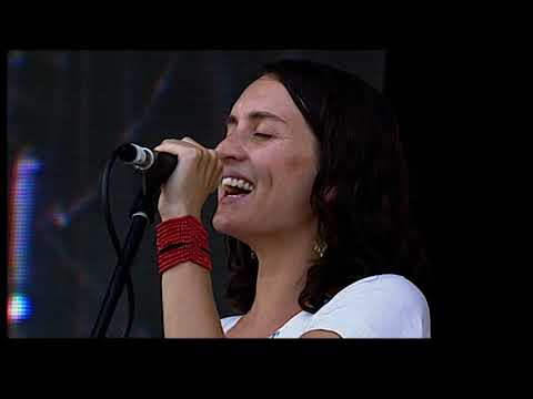 The Waifs - Lighthouse (Wave Aid 2005)