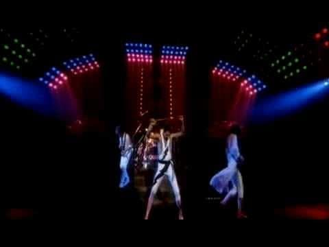 Queen - Hammer To Fall